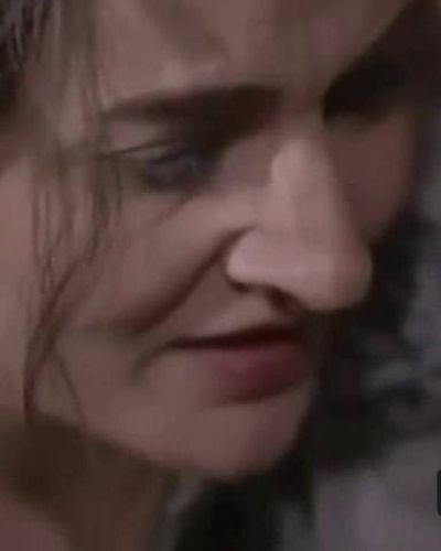 Özlem Durmaz seksi ifşa fotoğrafı 12 — Naciye (2015)