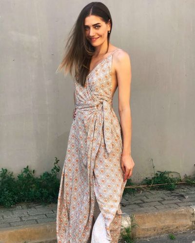 Öznur Serçeler seksi ifşa fotoğrafı 24423