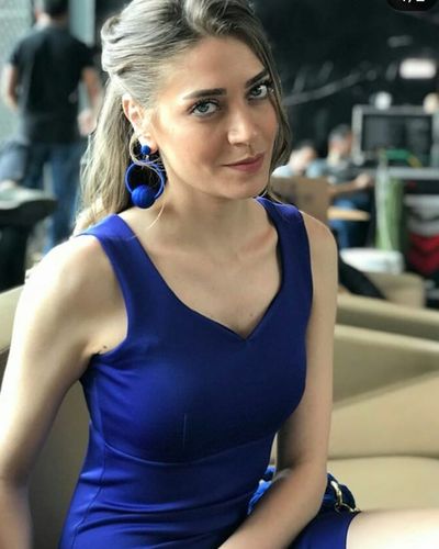 Öznur Serçeler seksi ifşa fotoğrafı 24416