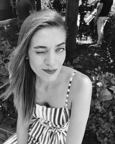 Öznur Serçeler seksi ifşa fotoğrafı 24429