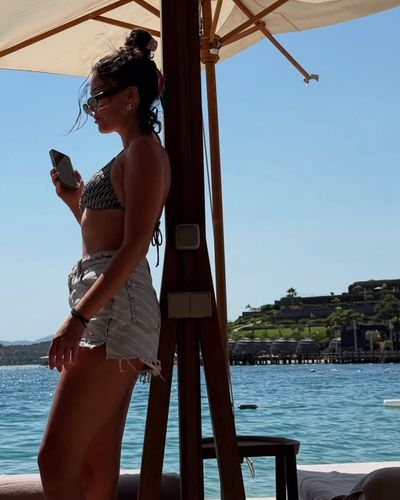 Pelin Akil seksi ifşa fotoğrafı 1063