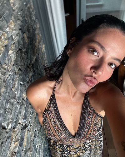 Pelin Akil seksi ifşa fotoğrafı 1064