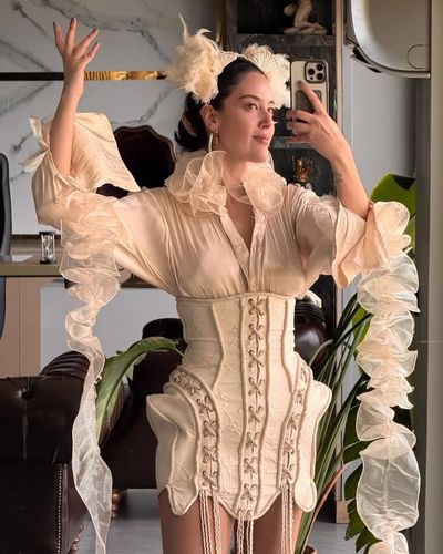 Pelin Akil seksi ifşa fotoğrafı 1080