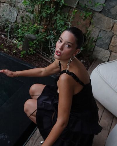 Pelin Akil seksi ifşa fotoğrafı 1086