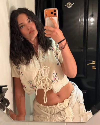 Pelin Akil seksi ifşa fotoğrafı 1096