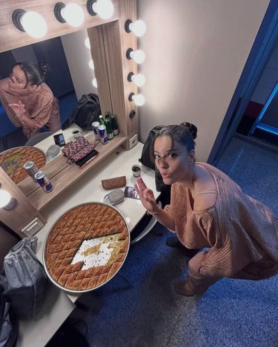 Pelin Akil seksi ifşa fotoğrafı 1106