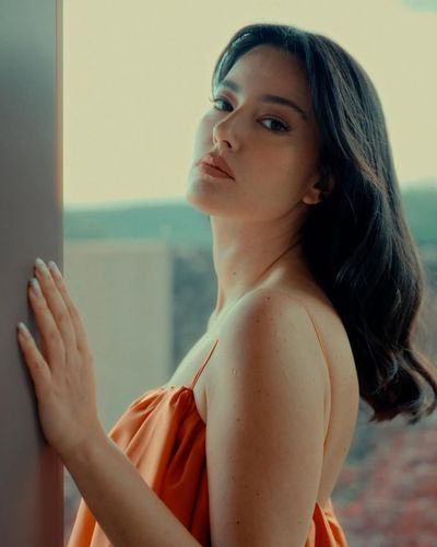 Pelin Akil seksi ifşa fotoğrafı 1115