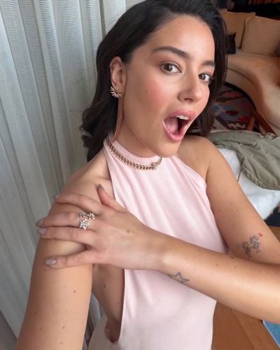Pelin Akil seksi ifşa fotoğrafı 1141