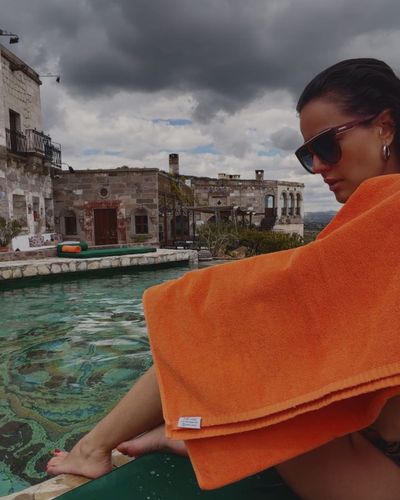 Pelin Akil seksi ifşa fotoğrafı 1360