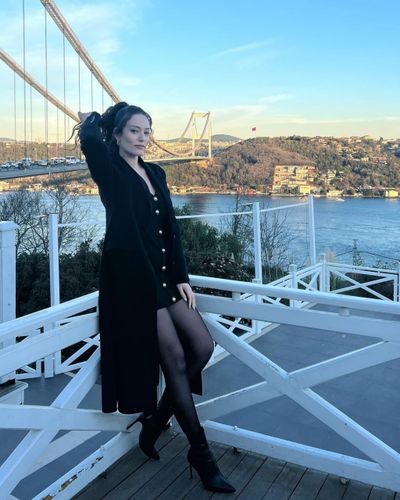 Pelin Akil seksi ifşa fotoğrafı 73329