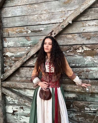 Pelin Akil seksi ifşa fotoğrafı 73153