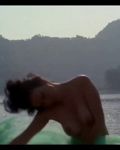 Perihan Savaş seksi ifşa fotoğrafı 20 — Çılgın Arzular (1974)