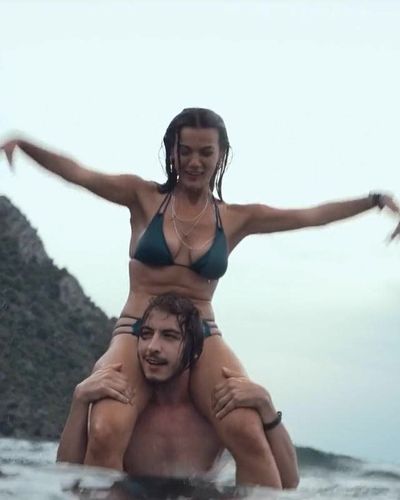 Pınar Deniz seksi ifşa fotoğrafı 14 — Aşkın Kıyameti (2022)