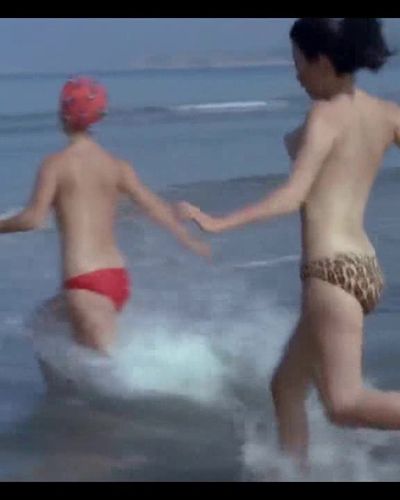 Prenses Banu seksi ifşa fotoğrafı 10 — Çılgın Arzular (1974)