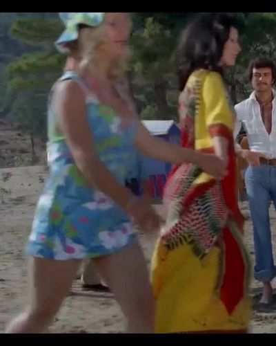 Prenses Banu seksi ifşa fotoğrafı 19 — Çılgın Arzular (1974)