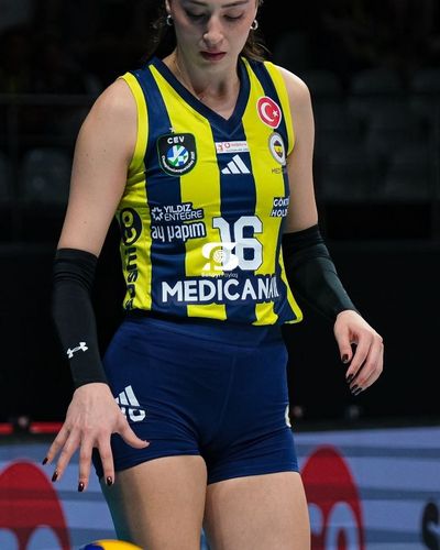 Saliha Şahin seksi ifşa fotoğrafı 106