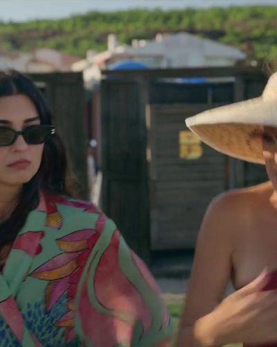 Seda Bakan seksi ifşa fotoğrafı 19 — Zeytin Ağacı (2022)