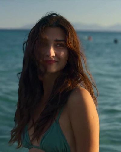 Seda Bakan seksi ifşa fotoğrafı 30 — Zeytin Ağacı (2022)