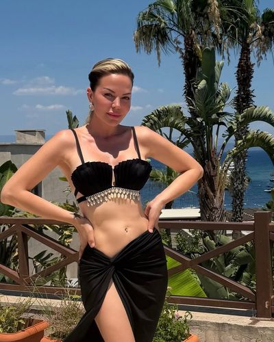 Seda Üren seksi ifşa fotoğrafı 4