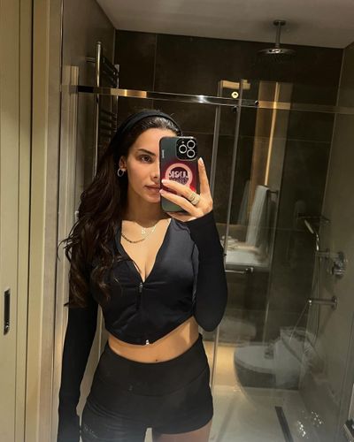 Selen Yakıcı seksi ifşa fotoğrafı 24