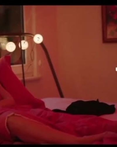Selin Şekerci seksi ifşa fotoğrafı 2 — Benden Ne Olur (2022)