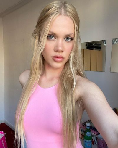 Serel Yereli seksi ifşa fotoğrafı 22687
