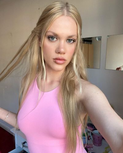 Serel Yereli seksi ifşa fotoğrafı 22586