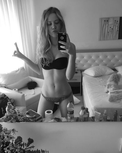 Serel Yereli seksi ifşa fotoğrafı 22432