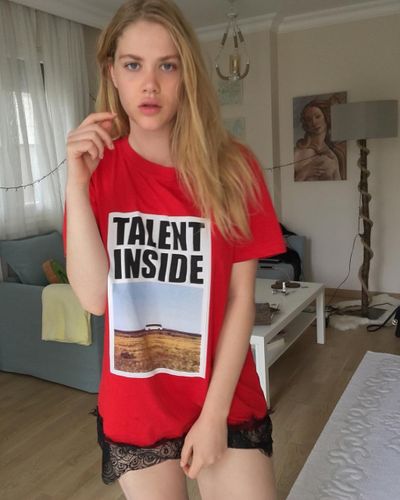 Serel Yereli seksi ifşa fotoğrafı 537