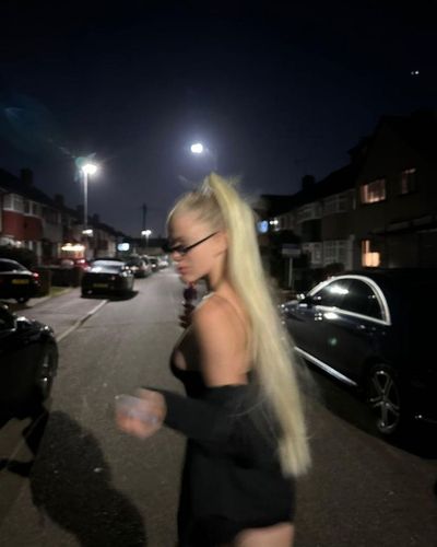 Serel Yereli seksi ifşa fotoğrafı 58