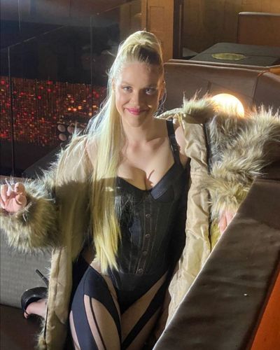 Serel Yereli seksi ifşa fotoğrafı 666