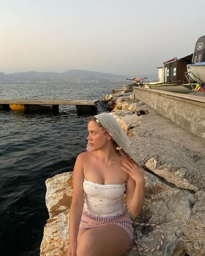 Serel Yereli seksi ifşa fotoğrafı 683