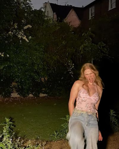 Serel Yereli seksi ifşa fotoğrafı 720