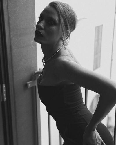 Serenay Sarıkaya seksi ifşa fotoğrafı 69432