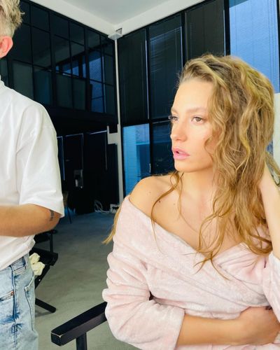 Serenay Sarıkaya seksi ifşa fotoğrafı 69429
