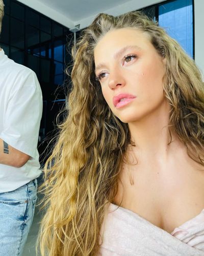 Serenay Sarıkaya seksi ifşa fotoğrafı 69421