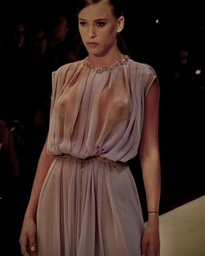 Serenay Sarıkaya seksi ifşa fotoğrafı 1254