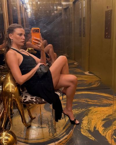 Serenay Sarıkaya seksi ifşa fotoğrafı 1304