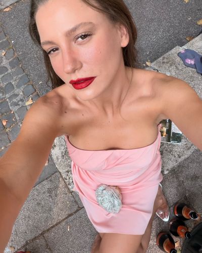 Serenay Sarıkaya seksi ifşa fotoğrafı 1326