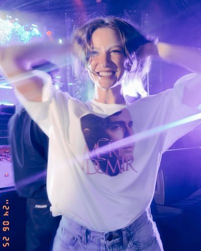 Serenay Sarıkaya seksi ifşa fotoğrafı 70191