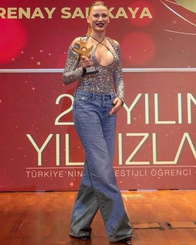 Serenay Sarıkaya seksi ifşa fotoğrafı 70166