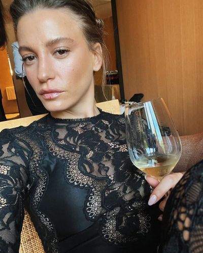Serenay Sarıkaya seksi ifşa fotoğrafı 70137