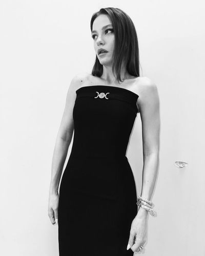 Serenay Sarıkaya seksi ifşa fotoğrafı 70124