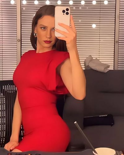 Serenay Sarıkaya seksi ifşa fotoğrafı 70048