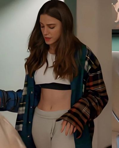 Serenay Sarıkaya seksi ifşa fotoğrafı 70042
