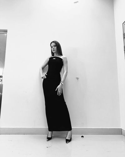 Serenay Sarıkaya seksi ifşa fotoğrafı 70012