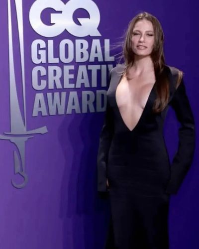 Serenay Sarıkaya seksi ifşa fotoğrafı 69958
