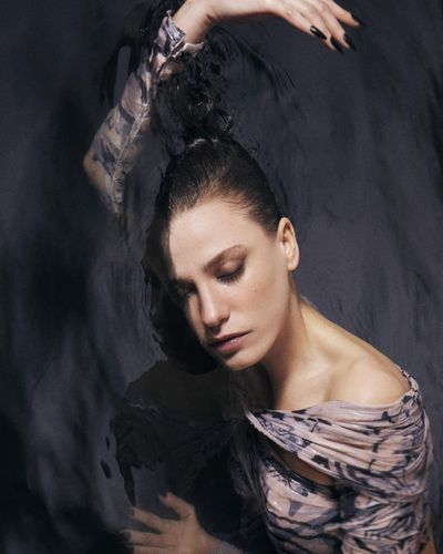Serenay Sarıkaya seksi ifşa fotoğrafı 69934