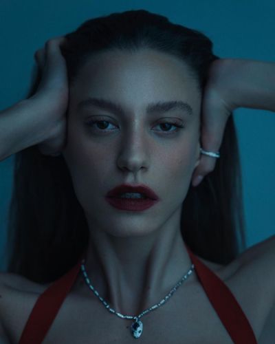 Serenay Sarıkaya seksi ifşa fotoğrafı 69925