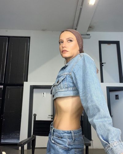 Serenay Sarıkaya seksi ifşa fotoğrafı 69924